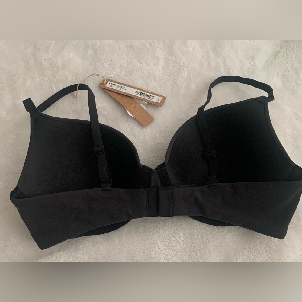SKIMS FITS EVERYBODY T SHIRT BRA~ONYX~34 B- BNWT